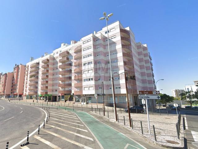 Garagem alugar em Carnide, Lisboa