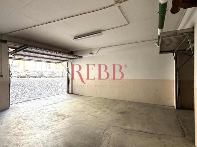 Garagem venda em Pinheirinho, Almada