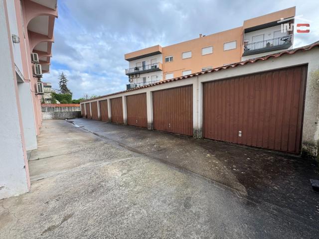 Garagem venda em Ourém