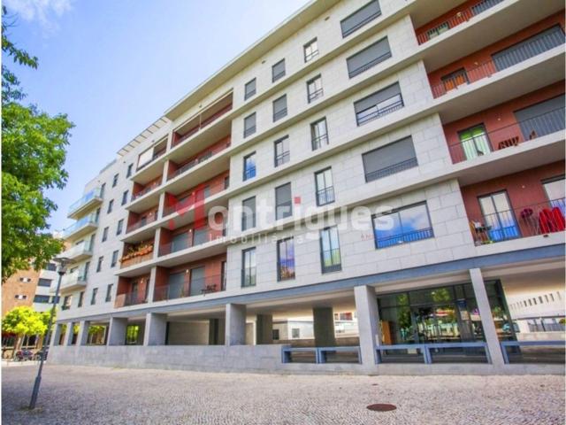 Garagem alugar em Parque das Nações, Lisboa