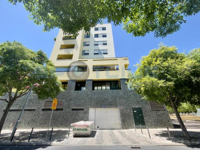 Garagem alugar em Quinta das Laranjeiras, Lisboa