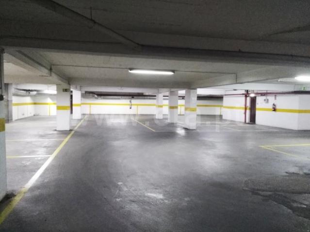 Garagem alugar em São Domingos de Benfica, Lisboa