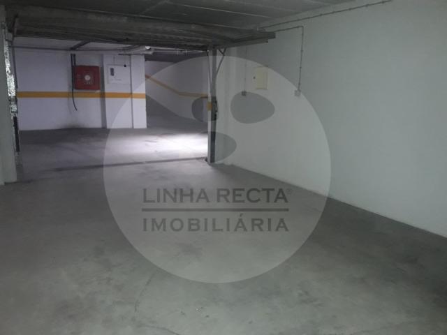 Garagem alugar em Grelhal, Setúbal