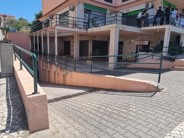Garagem alugar em Peixe Frito, Setúbal
