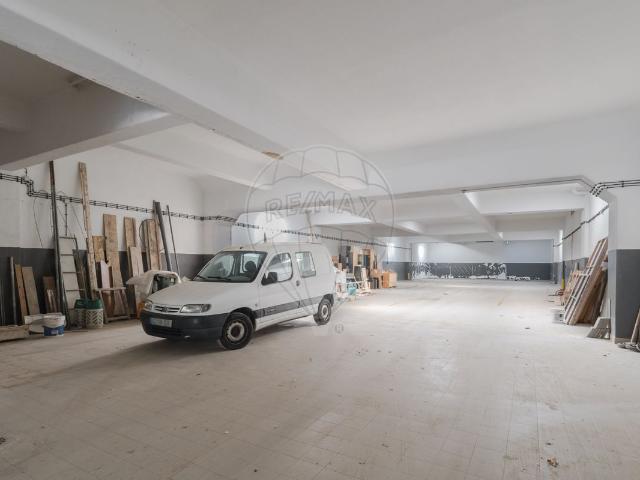 Armazém alugar em Benfica, Lisboa