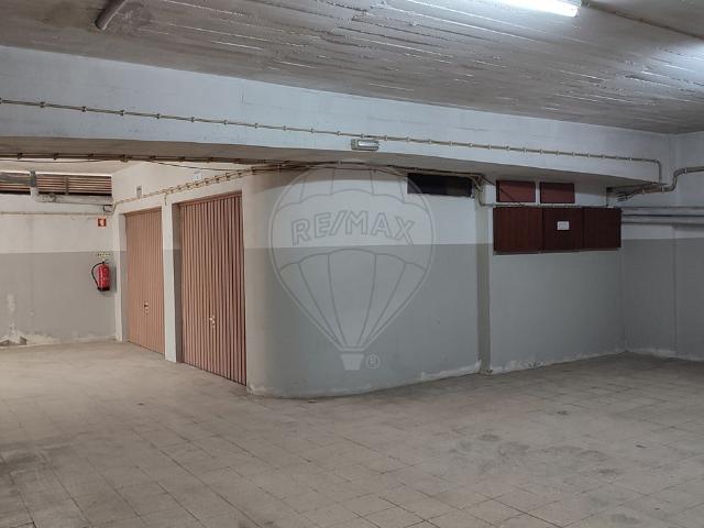 Garagem venda em Bairro do Campo da Bola, Almada