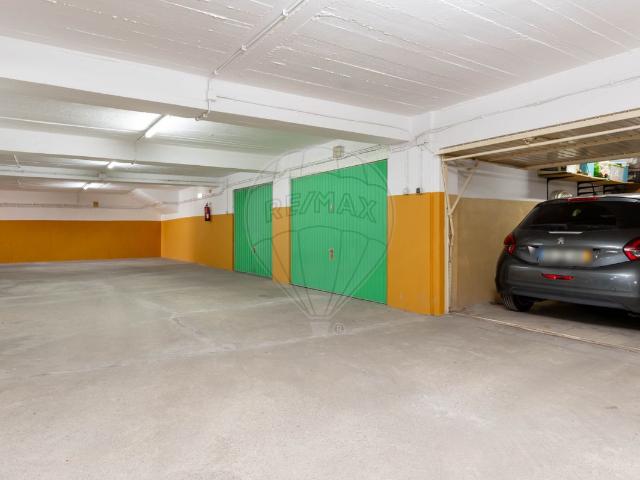 Garagem venda em Santo António da Caparica, Almada