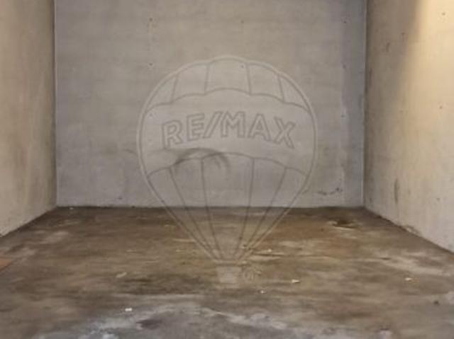 Garagem alugar em Guimarães, Salgueiral