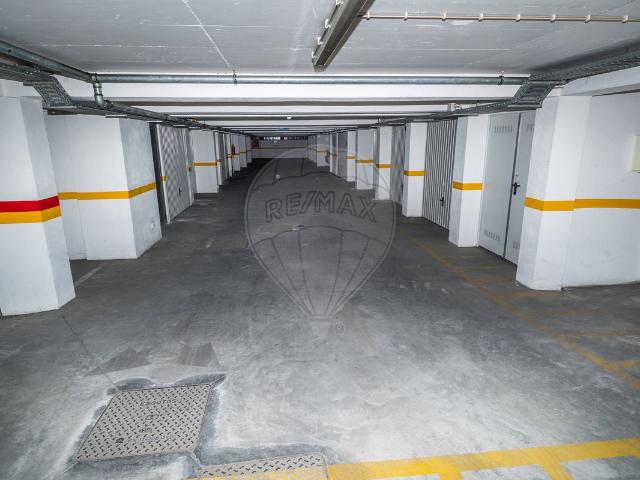 Garagem venda em Évora