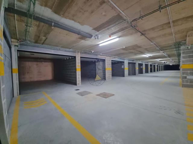 Garagem venda em Bom Retiro, Portimão