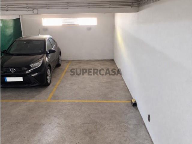 Garagem venda em Gandra, Valongo