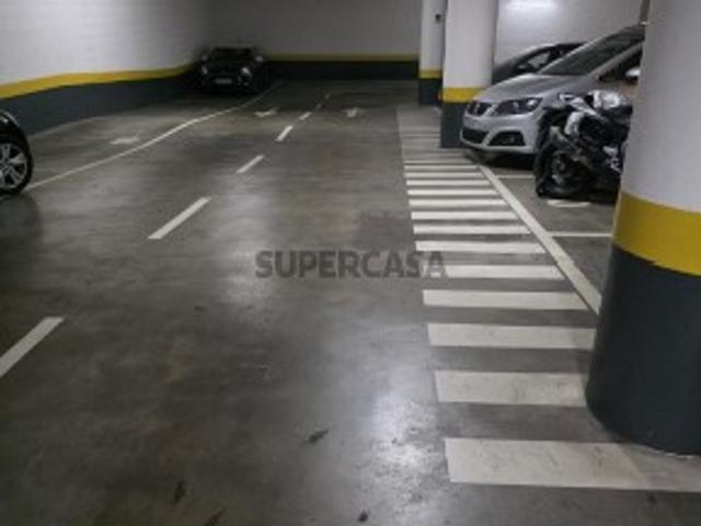 Garagem venda em Parque das Nações, Lisboa