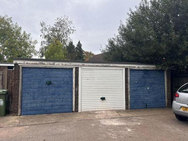 House for sale in Farnborough, Hampshire