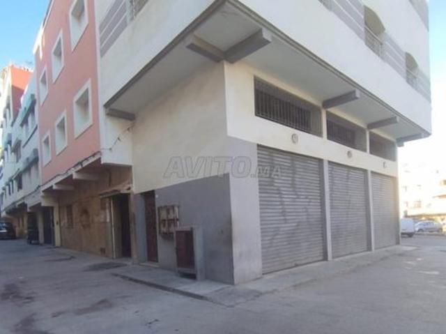 Local commercial location à Rbat