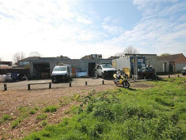 Park Home for sale in Hayes, Yeading