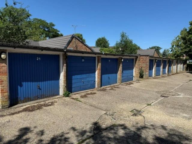 Park Home for sale in Barton Stacey, Hampshire