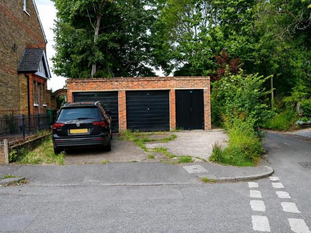 Park Home for sale in Pachesham Park, Surrey