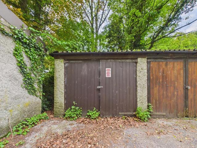 Park Home for sale in Froggatt, East Midlands