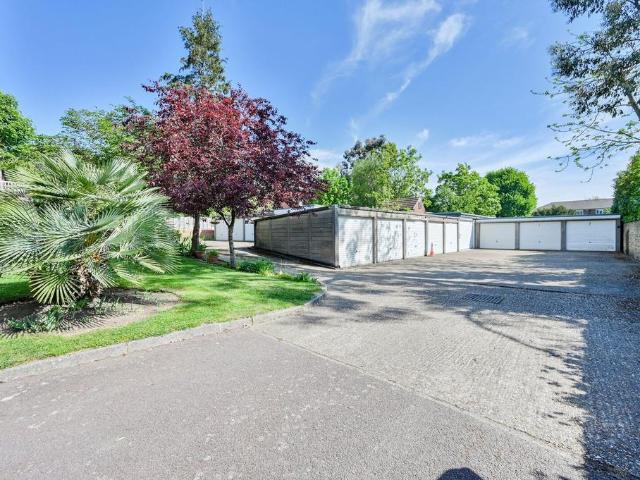 Park Home for sale in London Borough of Ealing, Greater London