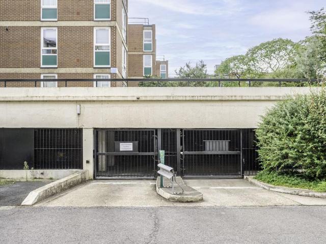 Park Home for sale in Kennington Cross, Greater London