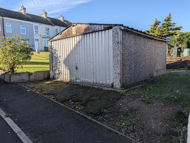 Park Home for sale in Lockwood, Lingdale