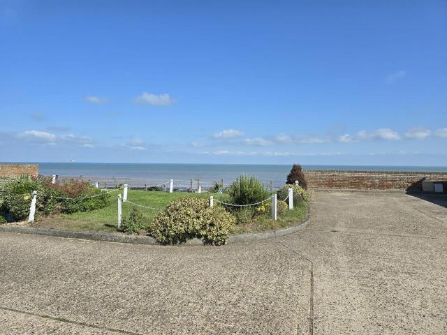 Park Home for sale in Birchington, Acol