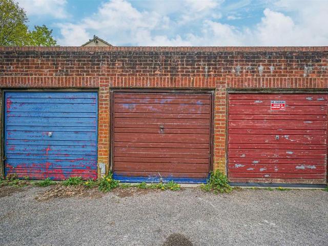 Park Home for sale in Hollington, Guestling Green