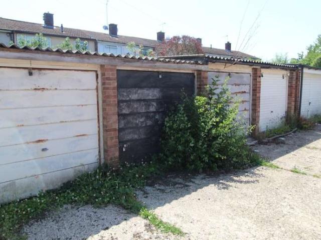 Park Home for sale in Elstree and Borehamwood, Borehamwood