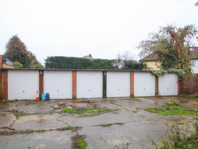Park Home for rent in Mosley, Trafford Park