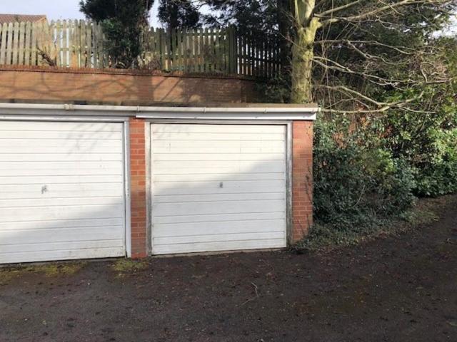 Park Home for rent in Sutton Coldfield, West Midlands