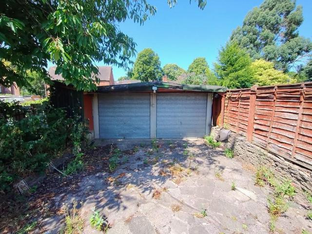 Park Home for rent in Tettenhall, West Midlands