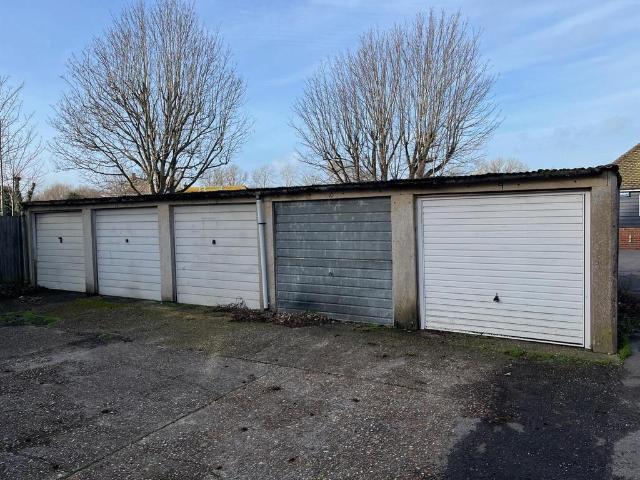 Park Home for rent in Heathlands, East Sussex