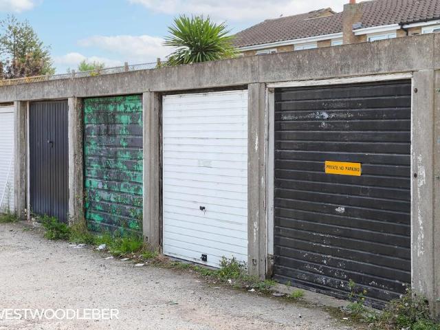 Park Home for rent in Hoddesdon, Broxbourne