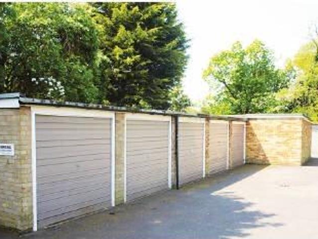 Park Home for rent in Whetstone, Greater London