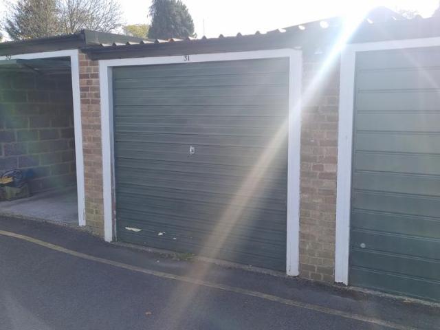 Park Home for rent in Row Town, Surrey