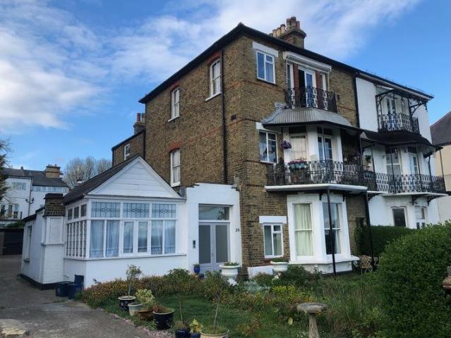 Park Home for rent in Alton Barnes, Essex