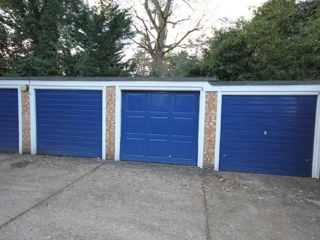 Park Home for rent in Lucastes, Mid Sussex