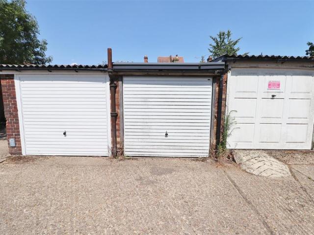 Park Home for rent in Elstree and Borehamwood, Elstree