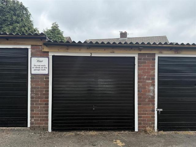 Park Home for rent in Kingsley Moor, Staffordshire