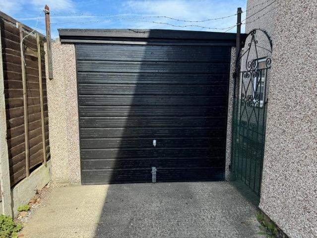 Park Home for rent in Alton Barnes, Essex