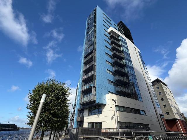 Park Home for rent in Thornwood, Glasgow