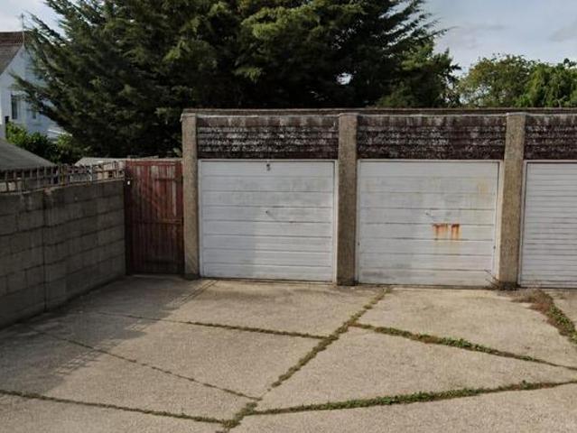 Park Home for rent in Chichester, Littlecote