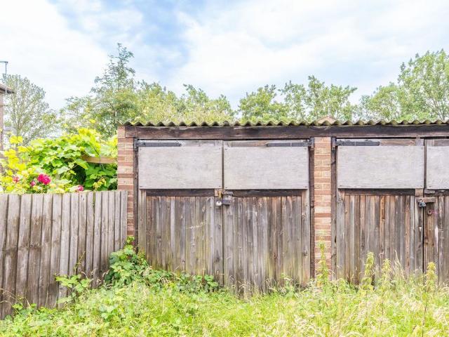 Park Home for rent in London Borough of Croydon, Norbury