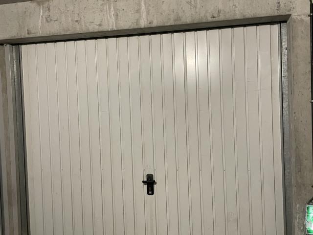 Garage vente à Saint-Étienne, Saint-etienne
