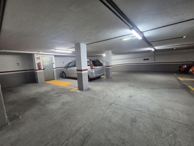 Garaje en alquiler en Grado, Asturias