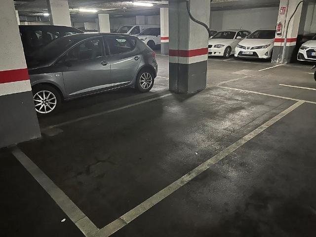 Parking en alquiler en Santa Coloma De Gramenet, Riu Nord