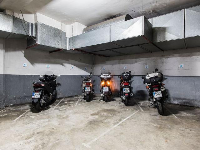 Parking en alquiler en Santa Coloma De Gramenet, Singuerlin