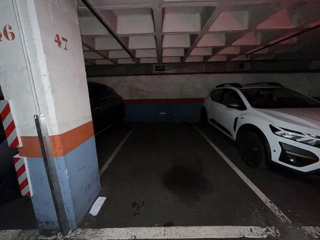 Garaje en alquiler en Barcelonès, Catalunya