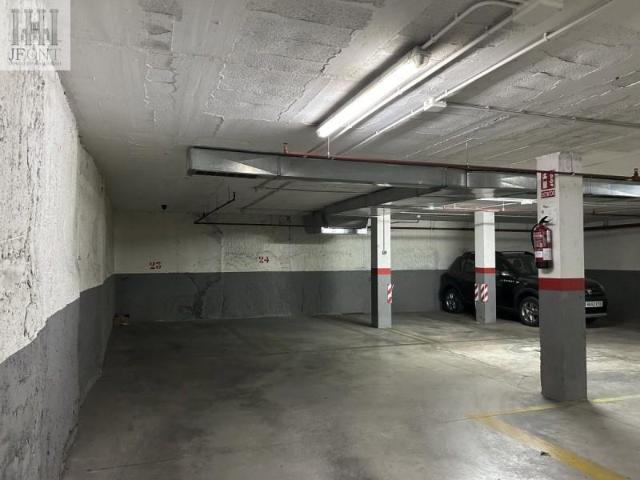 Parking en alquiler en Badalona, Montigalà - Sant Crist