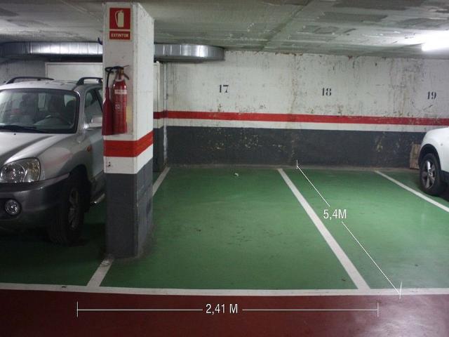 Garaje en alquiler en Districte III, Barcelonès
